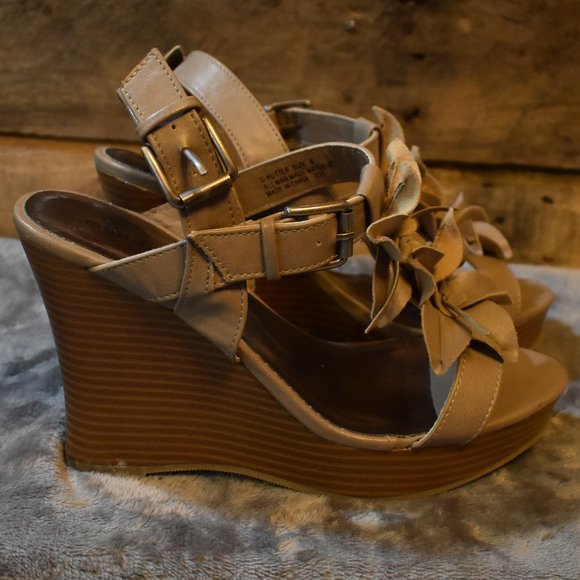 Madden Girl Shoes - Madden Girl G-Kuttlr Flower Wedge Sandals